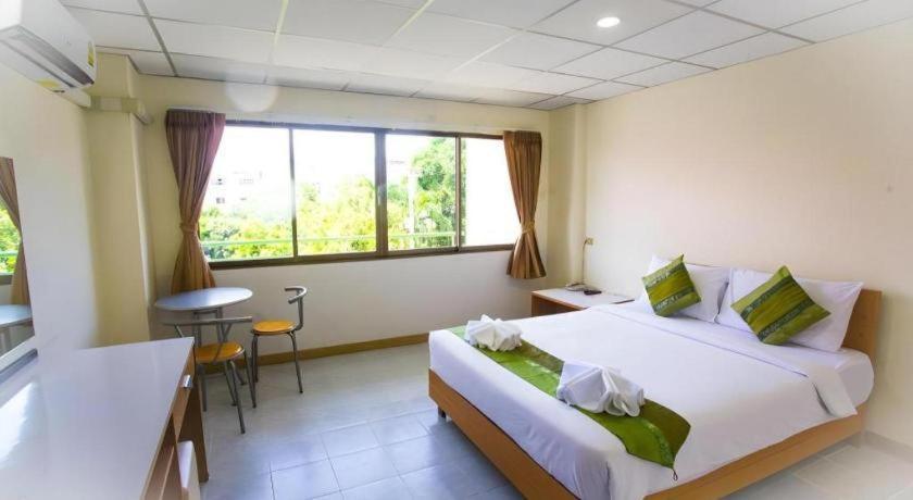 Central Place Hotel Rayong Zewnętrze zdjęcie