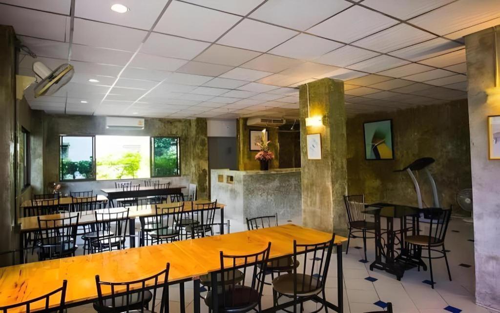 Central Place Hotel Rayong Zewnętrze zdjęcie
