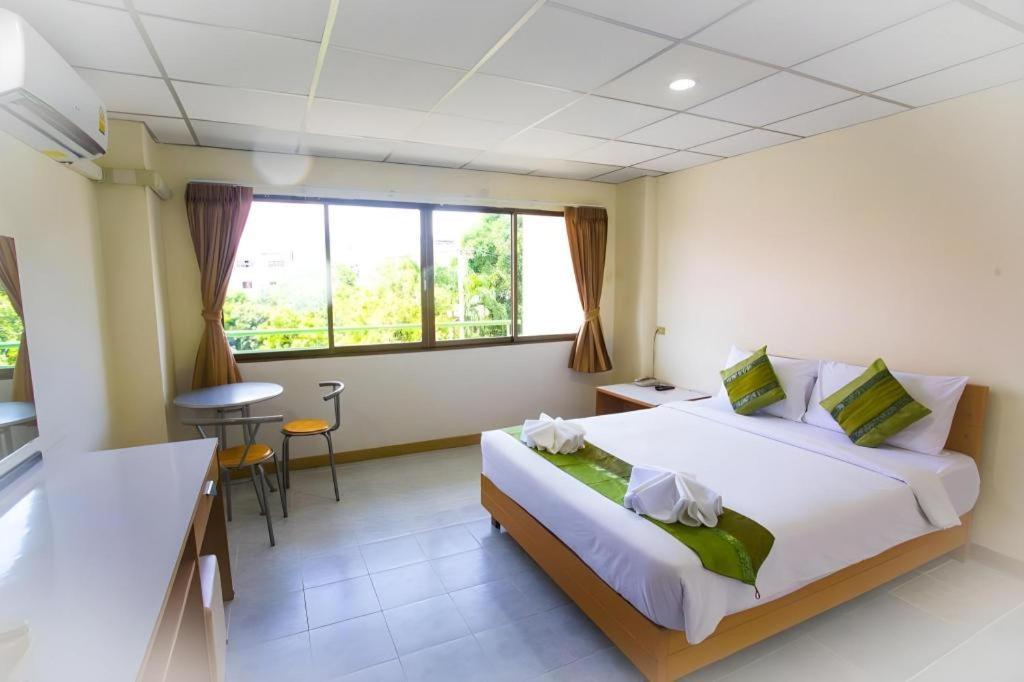 Central Place Hotel Rayong Zewnętrze zdjęcie